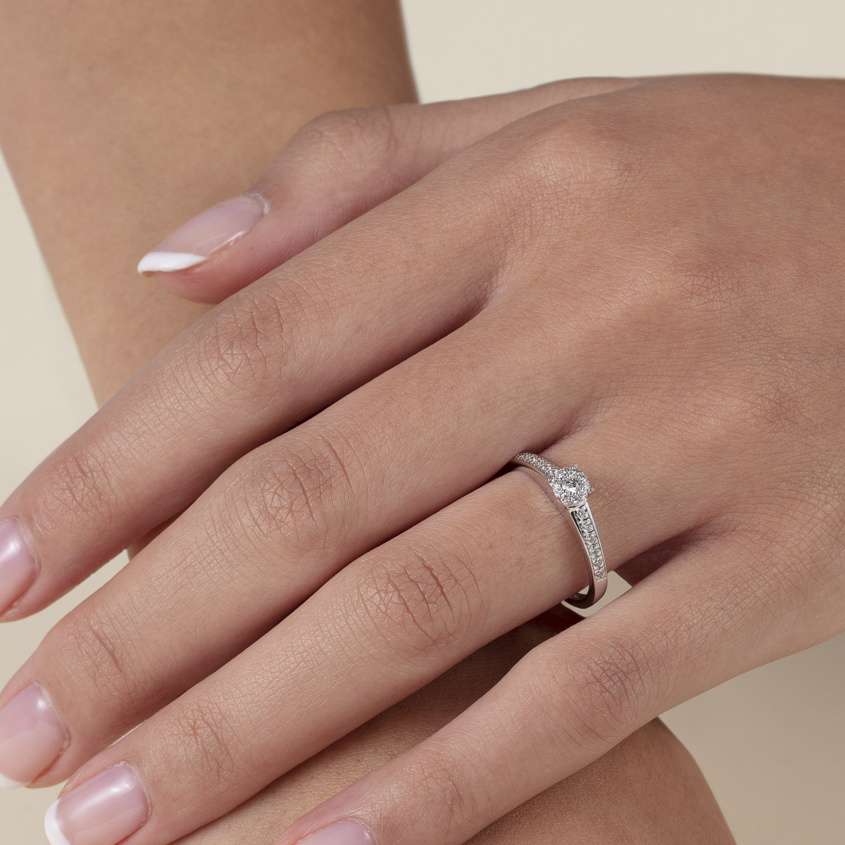 Diamantring 375 Hvitt Gull 0,17 ct.