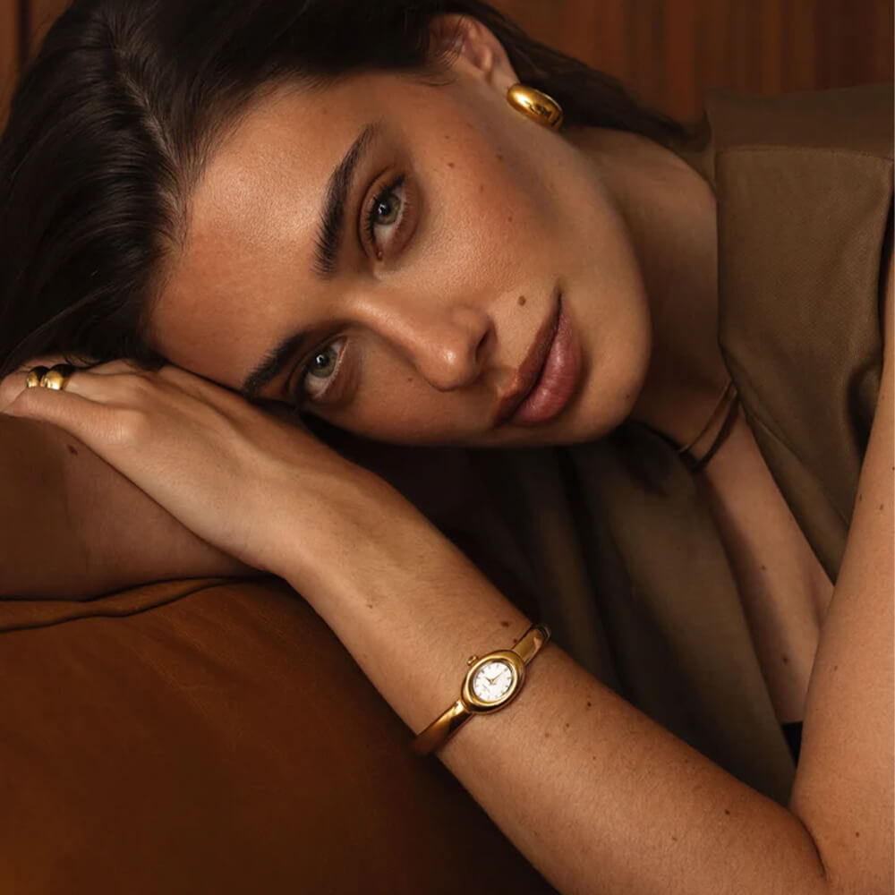 Belle Oval Petite Bangle Watch Gold 18,5x26 mm Small