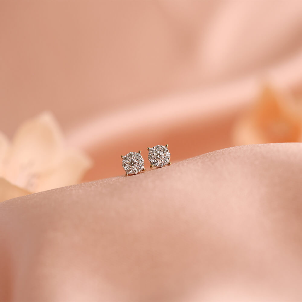 DIANA Diamantøredobber 375 Gult Gull 0,16 ct