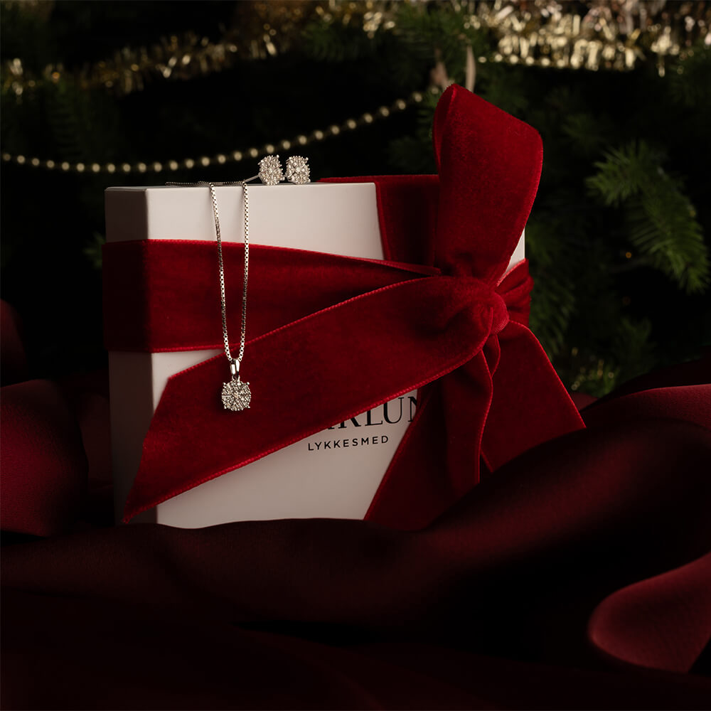 Diamantsmykke 375 Hvitt Gull 0,11 ct