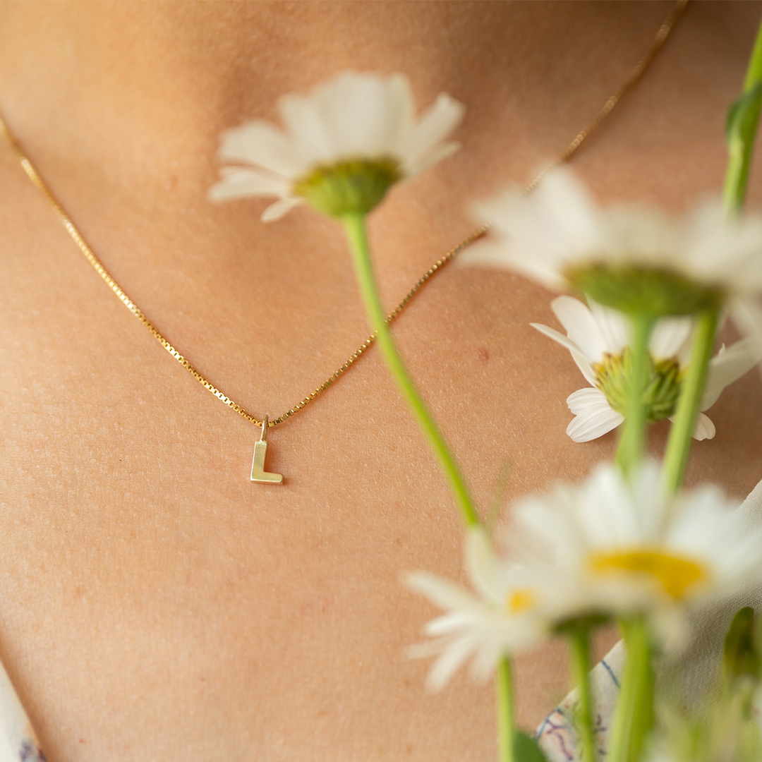 Bokstavsmykke 375 Gult Gull