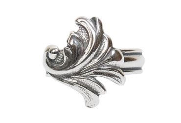 Bunadsring i oksidert sølv