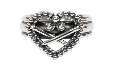 Bunadsring i oksidert sølv