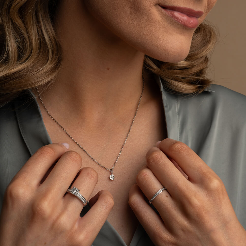 ESTELLE Diamantsmykke 585 Hvitt Gull 0,05 ct