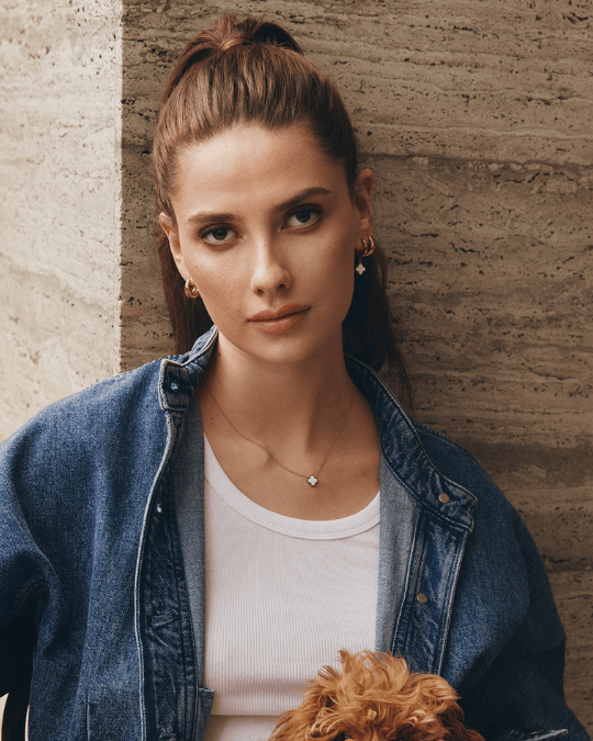 MERETE Halssmykke Gullfarget Stål Hvit