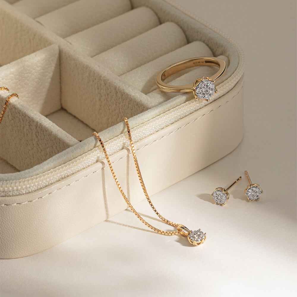 VICTORIA Diamantsmykke 375 Gult Gull 0,06 ct