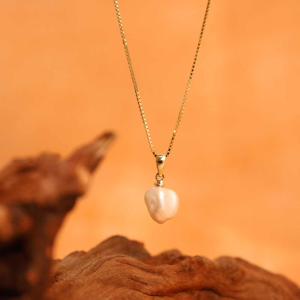 Halssmykke Barokkperle 375 Gult Gull