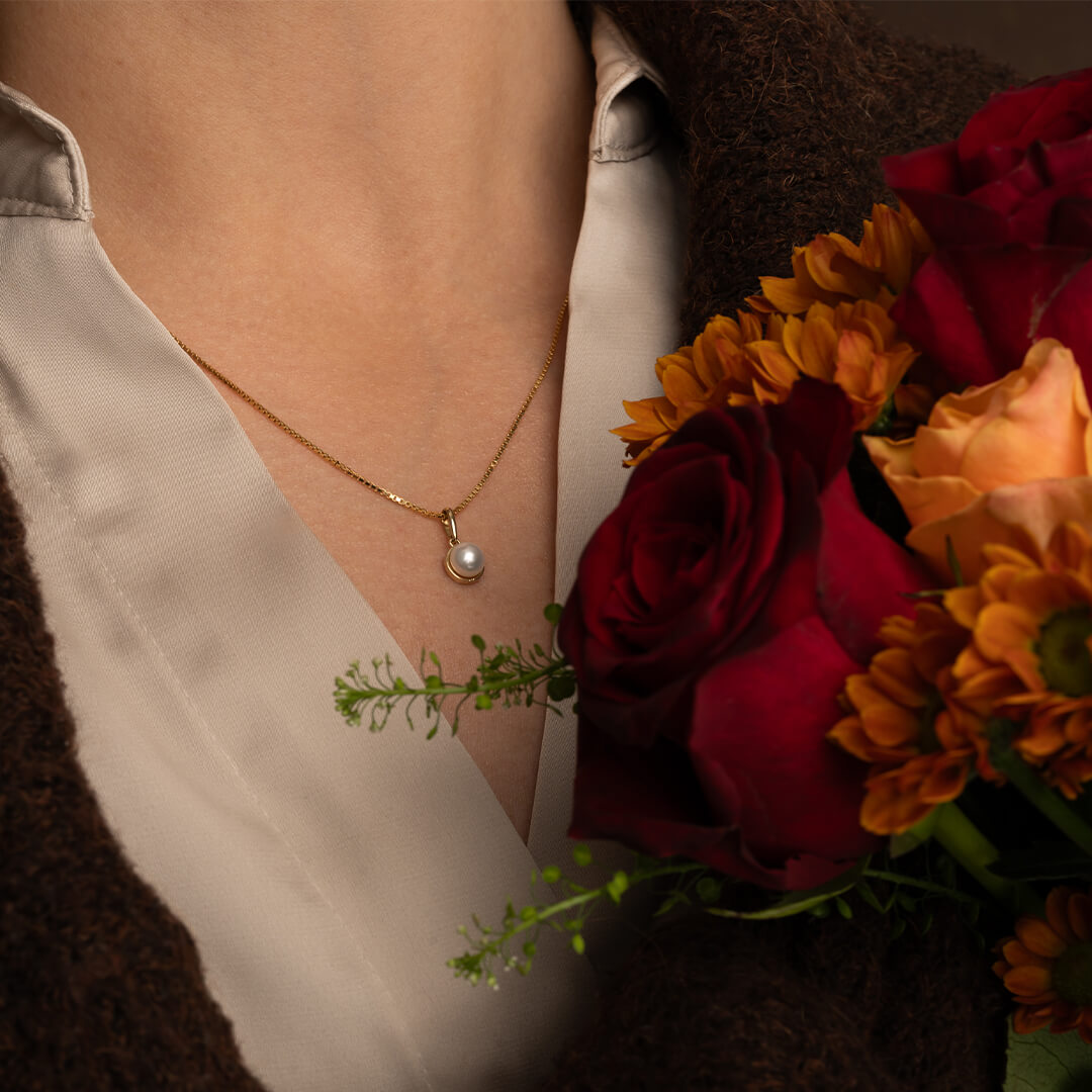 Halssmykke Ferskvannsperle 375 Gult Gull