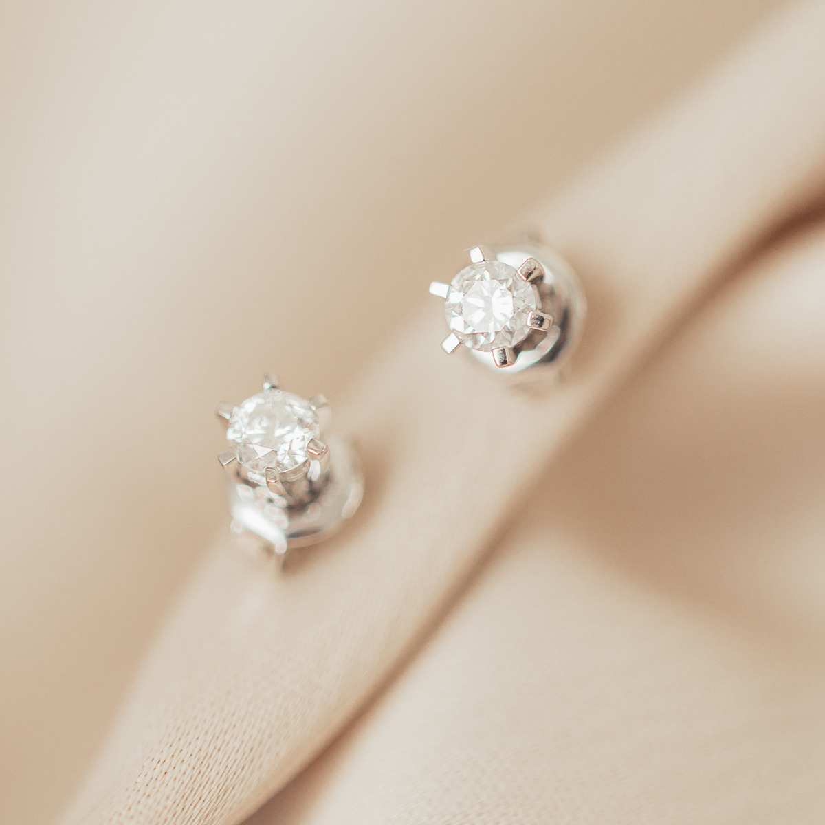 Diamantøredobber 585 Hvitt Gull 0,26 ct.