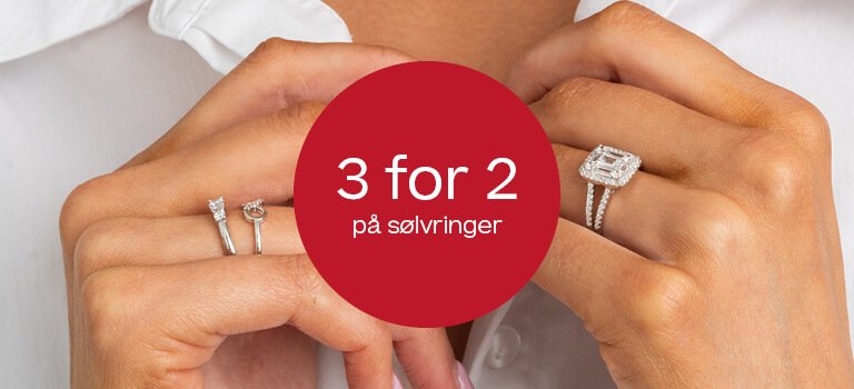 Bilde av hender som har på tre sølvringer 